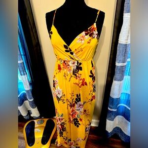 Active USA, medium, gorgeous, playful dress perfect for fall.